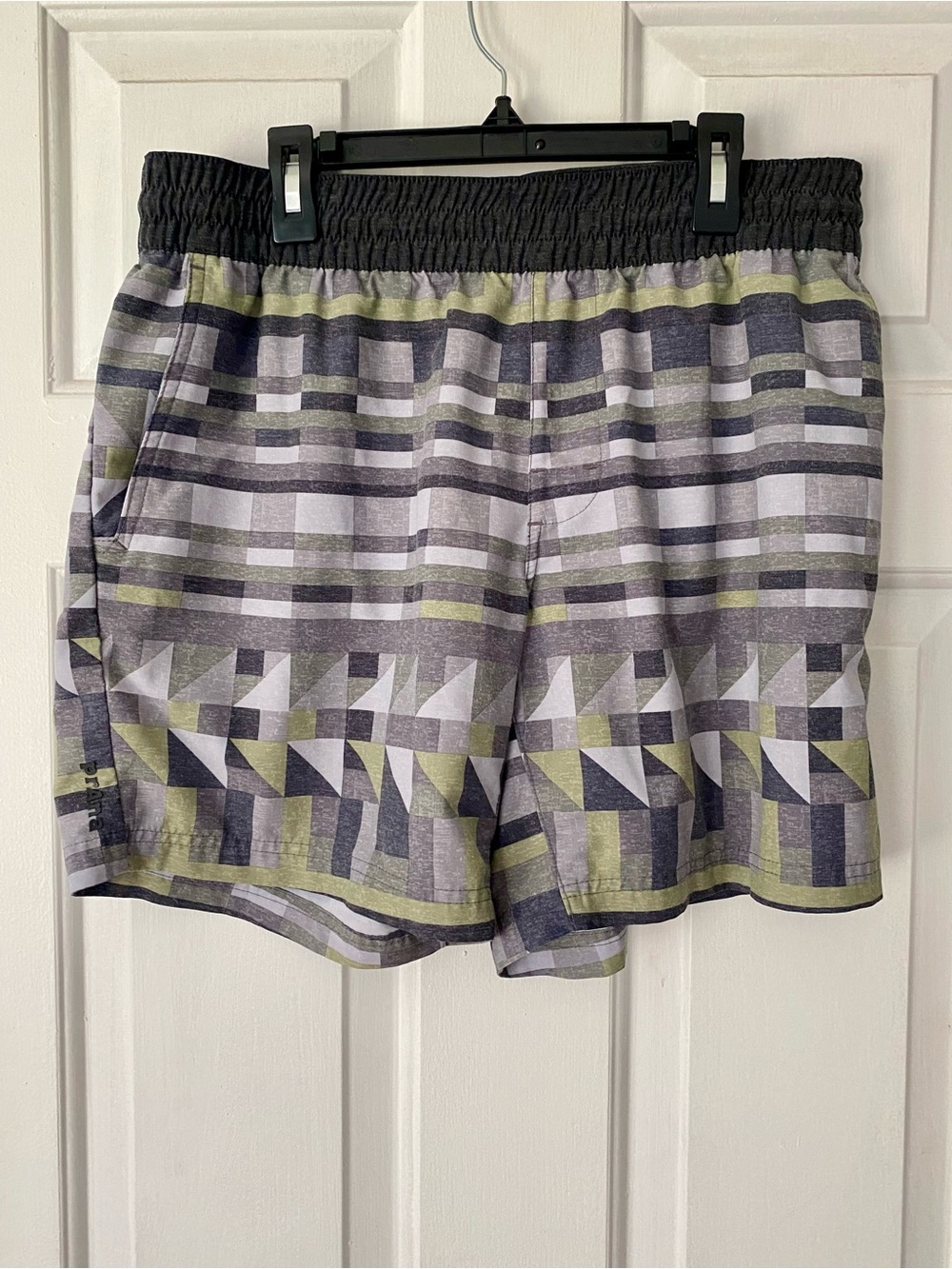 Prana Men's Green Geometric Print Shorts Athleisure Climbing